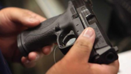 Federal Judge: Chicago Gun Sale Ban Is Unconstitutional