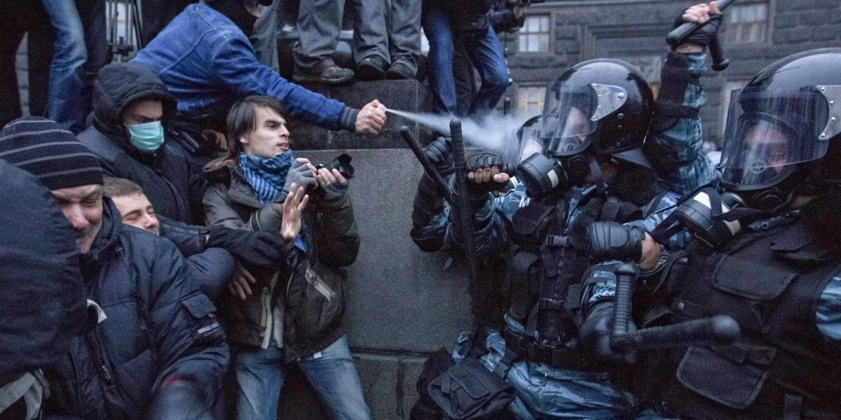Kiev becomes a battle zone as Ukraine protests turn fatal