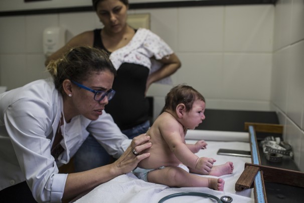As Zika virus spreads, El Salvador asks women not to get pregnant until 2018