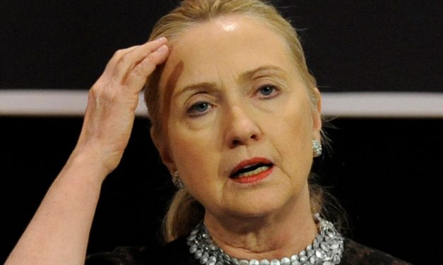 How a Clinton staffer “blackmailed” reporters