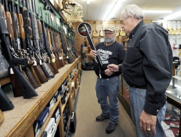 California-lawmaker-seeks-to-video-all-gun-sales-add-restrictions-to-shops-e1456250018979