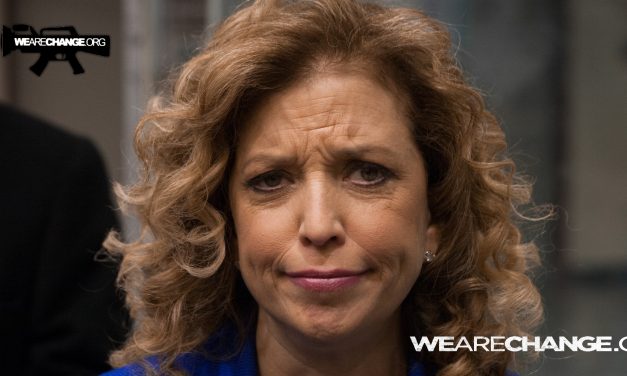 Democrats discuss dropping Schultz from DNC