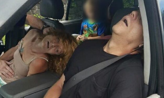 Ohio Cops Publish Disturbing Photos of Overdosed Parents with Small Child in Car