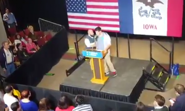 Speaker at Sanders Rally Tells Crowd Not to Vote Clinton, Gets Dragged Off Stage