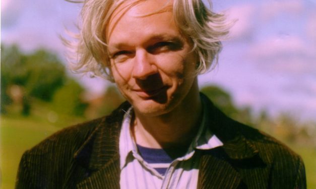 Assange Says Obama Wants to ‘Delegitimize’ Trump