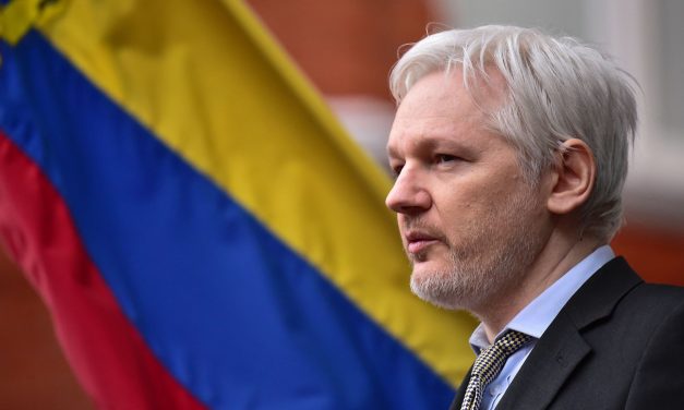 Ecuadorian Presidential Candidate Threatens to Terminate Assange Asylum if Elected