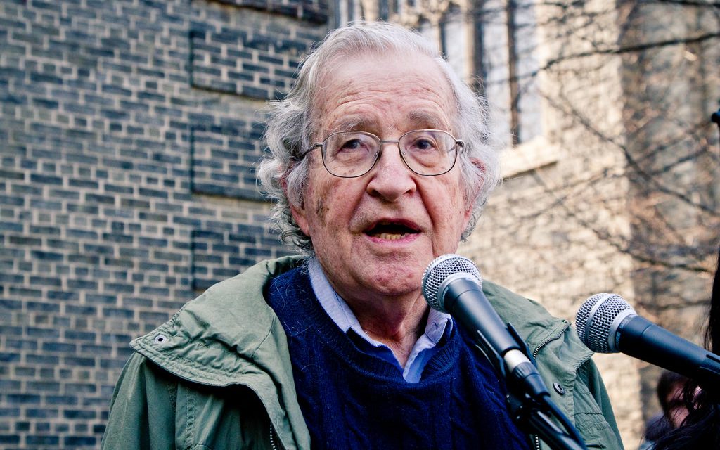 Noam Chomsky: ‘Most Of The World Is Just Collapsing In Laughter’ At Russian Intervention Hysteria