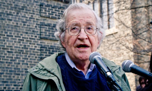 Noam Chomsky: ‘Most Of The World Is Just Collapsing In Laughter’ At Russian Intervention Hysteria