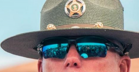 “Don’t Be A Sheep”: Washington Sheriff Voices Support For Restaurant Facing Shutdown, $100K Fine