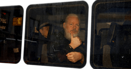 Pamela Anderson Leads Diverse Left-Right Coalition Pushing Trump to Pardon Assange
