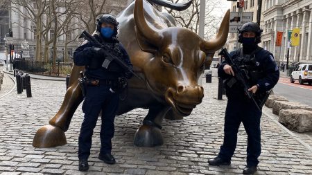 NYPD Deploys Counter Terrorism Unit to Protect Wall Street in Response to Gamestop Protests
