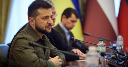 Zelensky Says Ukraine Won’t Give Up Any Territory, Warns World to “Prepare” for Putin to Unleash Nuclear Attack