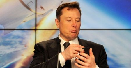 Elon Musk is Officially Trolling Twitter