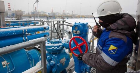 Gazprom Halts Gas Shipments to Europe via Critical Pipeline